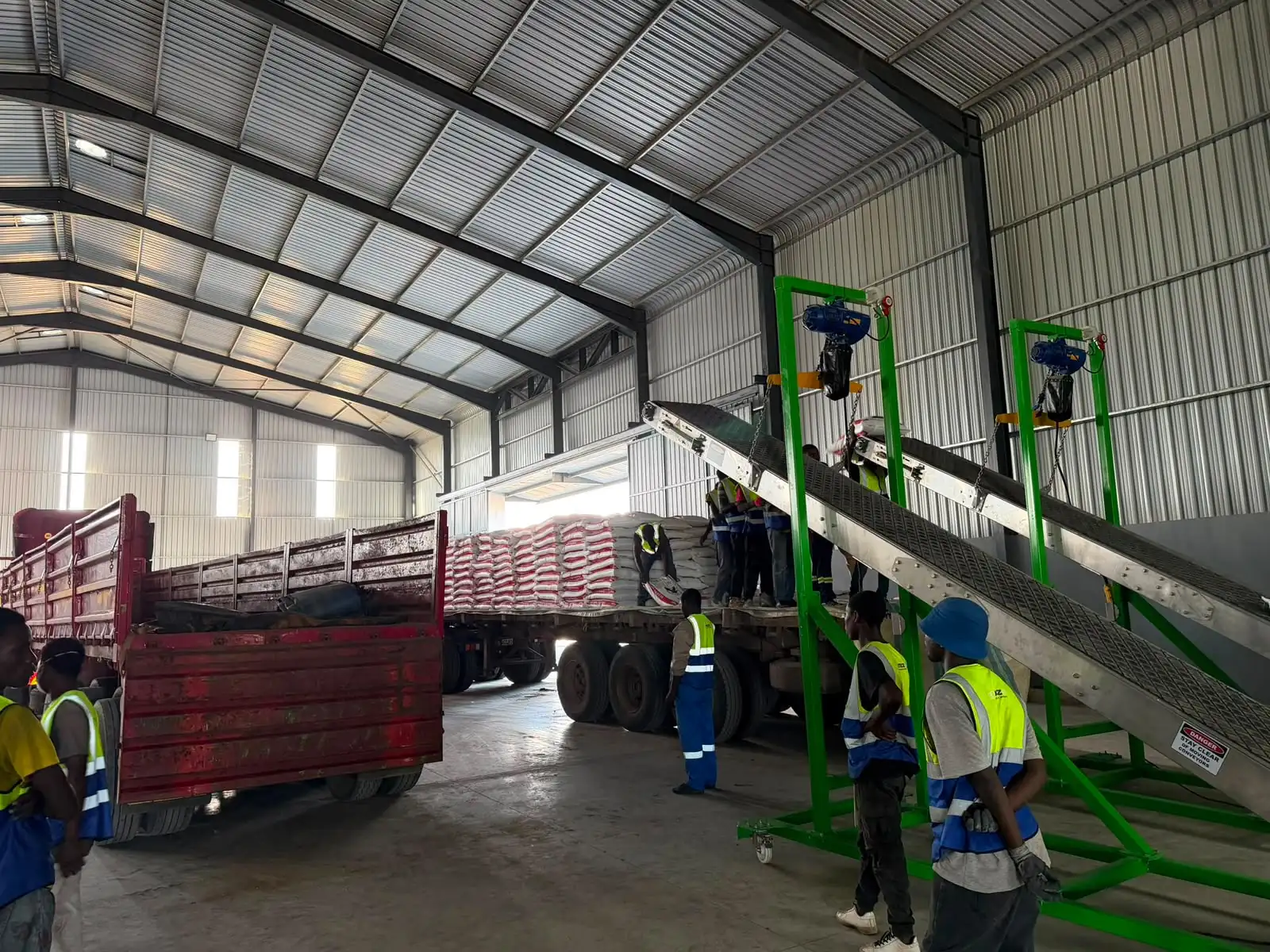 Warehouse loading operations in Beira